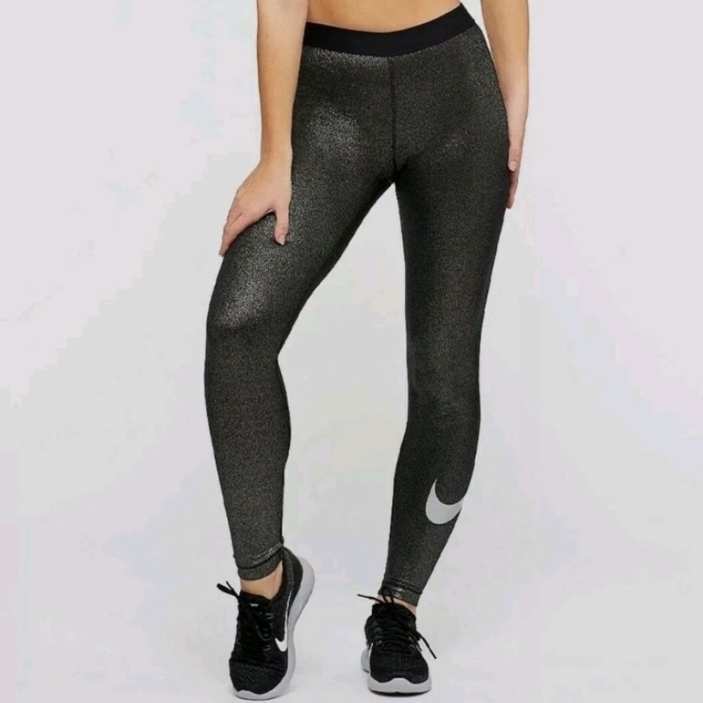 ✨Nike metallic leggings